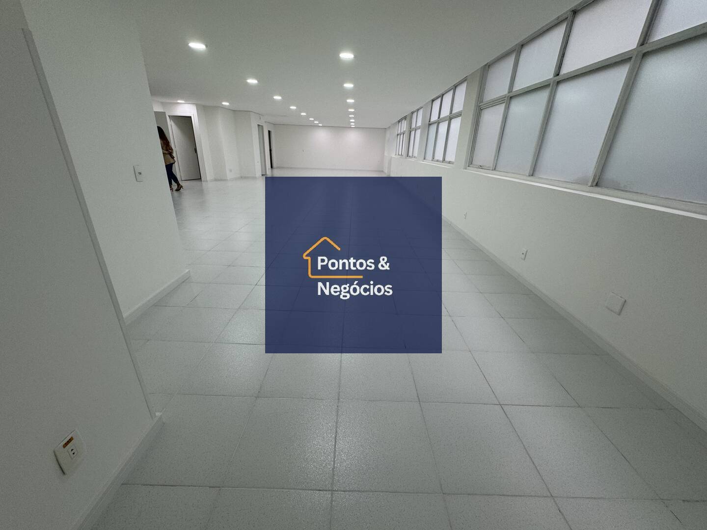 Sala-Conjunto, 195 m² - Foto 1