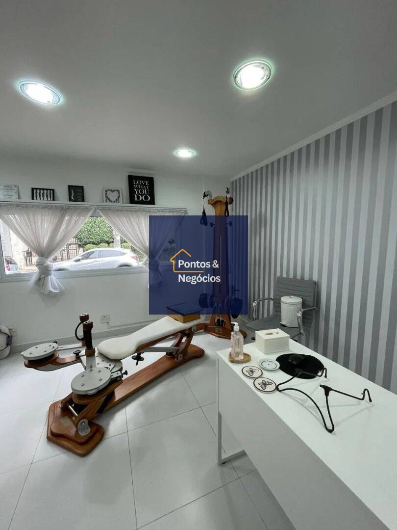Casa, 4 quartos, 200 m² - Foto 1