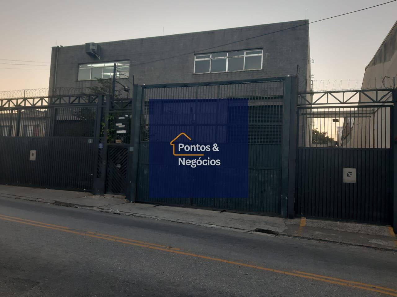 Depósito-Galpão, 2350 m² - Foto 1